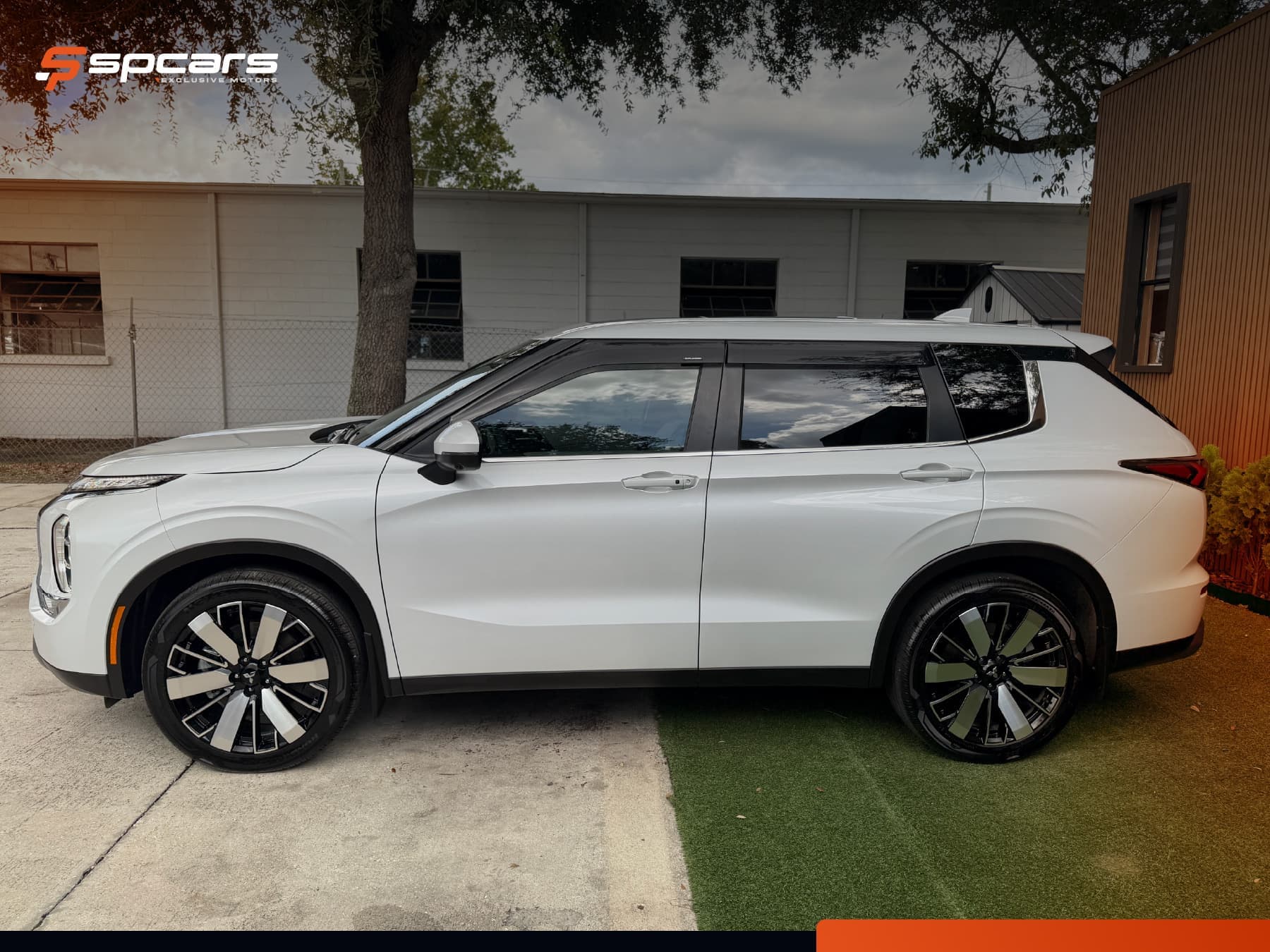 2025 Mitsubishi Outlander SE Sport Utility 4D — Foto 9 de 20
