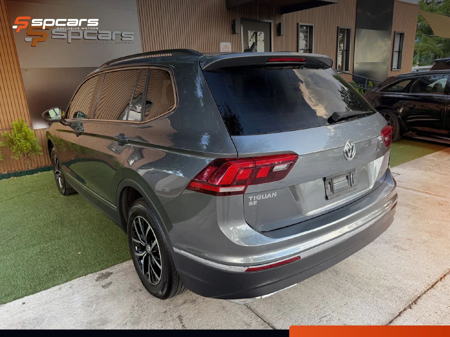 2021 Volkswagen Tiguan SE - Photo 8